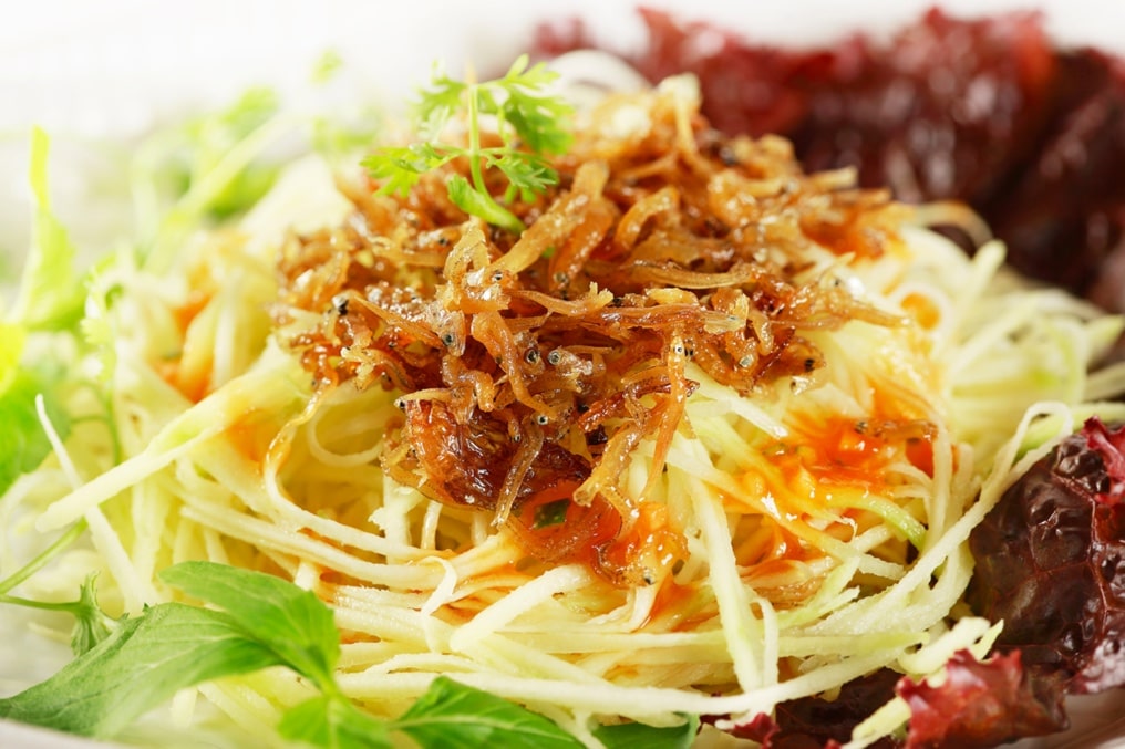 cách chế biến cá cơm khô gỏi xoài