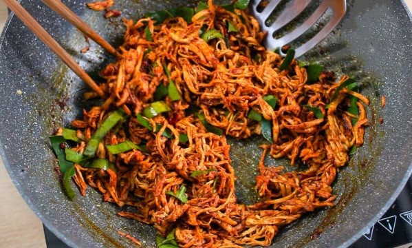 cách làm khô gà bằng lò vi sóng