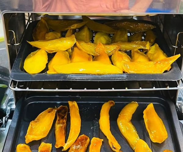Làm xoài sấy dẻo bằng nồi chiên không dầu